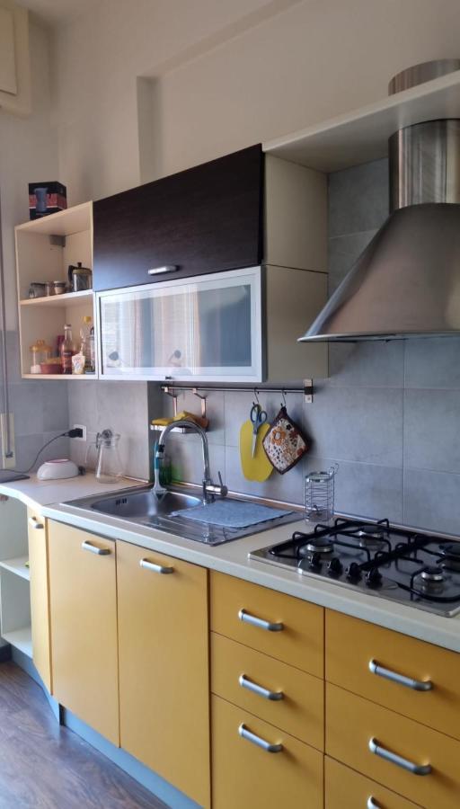 House Of Fly With Sea View, Front The Beach Savona Bagian luar foto